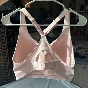 Women’s Athleta sports bra